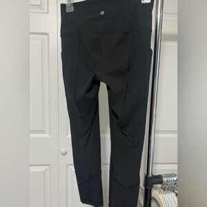 #55 Lululemon Black Leggings Crop with Pockets